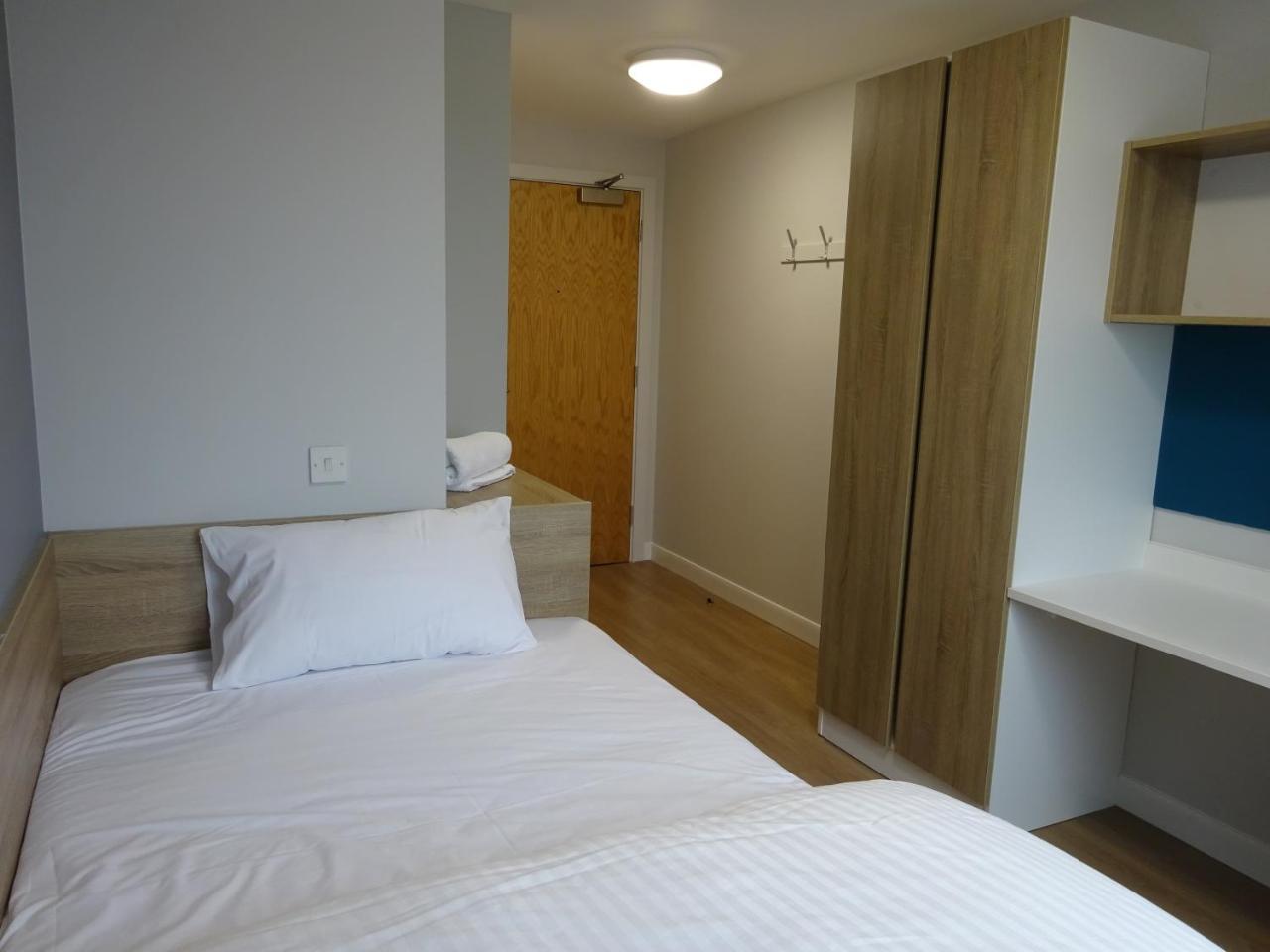 Edinburgh Haddington Place Hostel Единбург Екстериор снимка